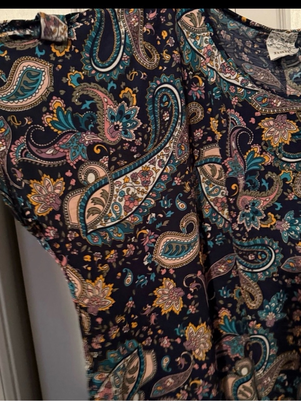 Bundle/ Plus size Set of two NWT Size 3X blouses Black Tahari & Blue Naïf Paisly - Picture 15 of 16
